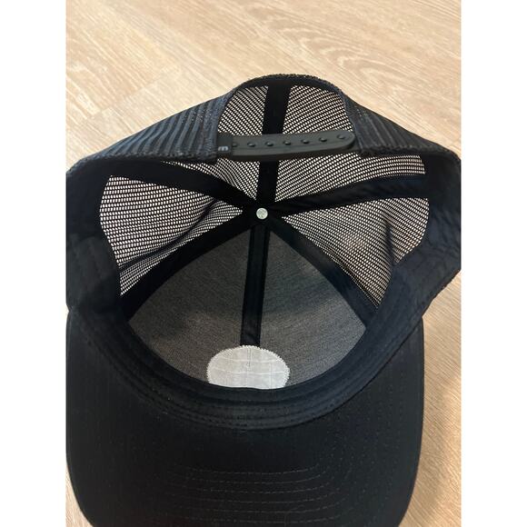 Travis Matthew SnapBack Hat Black Golf Yupoong Logo - Picture 4 of 5